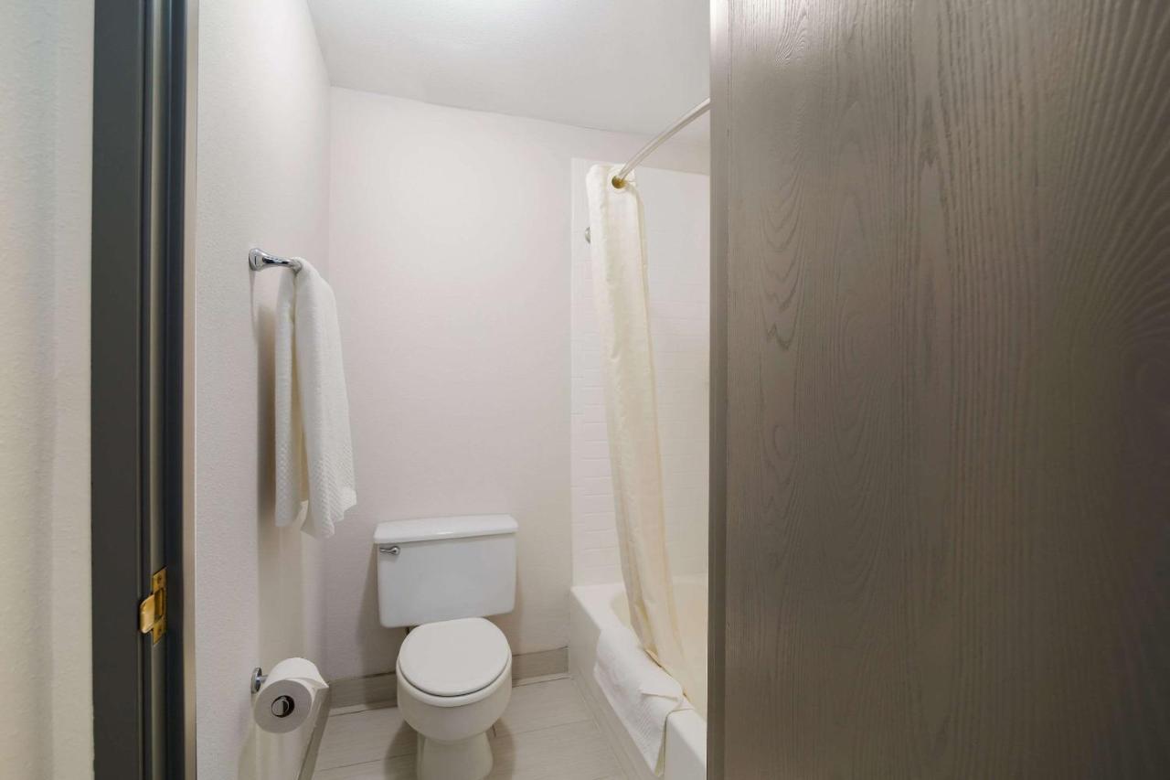 Econo Lodge Уиллистон Экстерьер фото