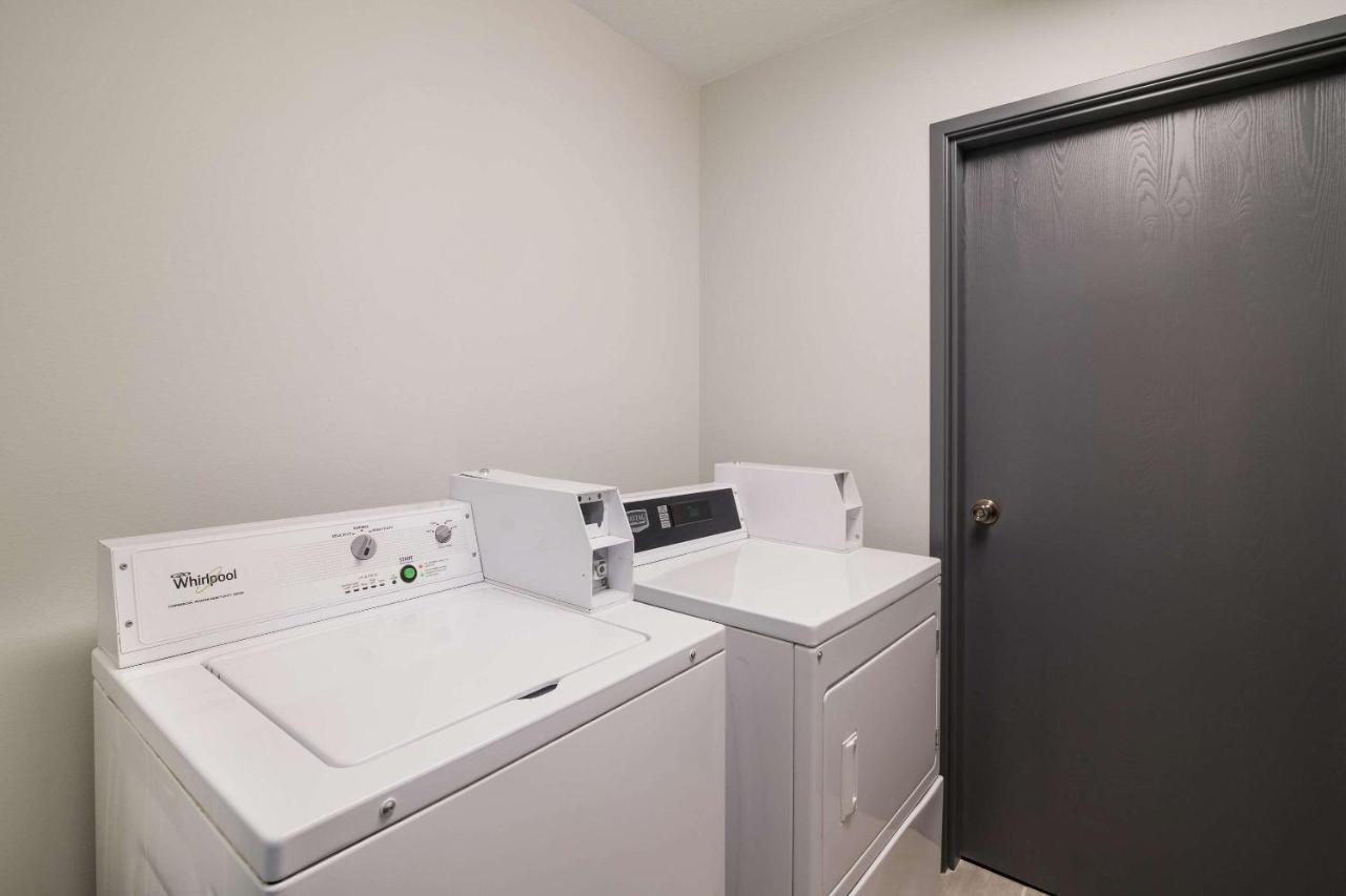 Econo Lodge Уиллистон Экстерьер фото
